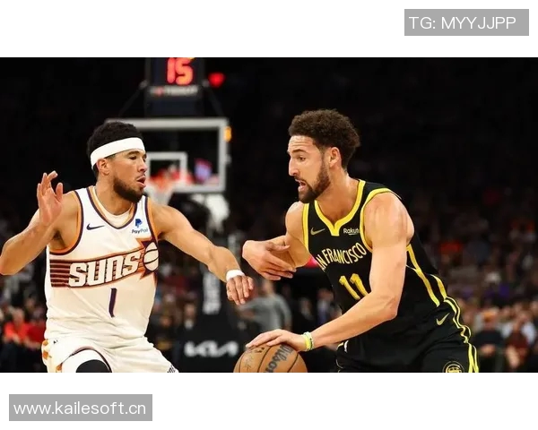 布克上半场表现平平难以支撑球队14投6中仅得17分三分球全失