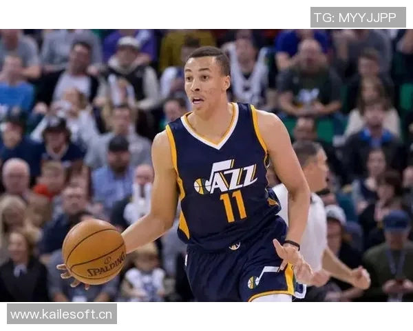 三球本赛季表现下滑愿意离队场均216分69板96助命中率创生涯新低