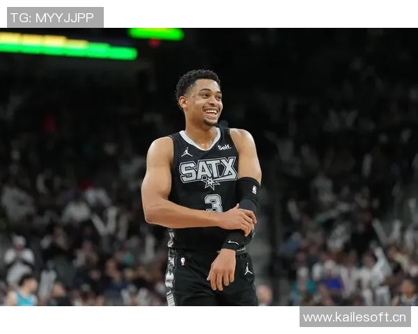 凯尔登约翰逊高效表现助力球队贡献14分6篮板2助攻展现实力 凯尔登约翰逊高效表现助力球队贡献14分6篮板2助攻展现实力