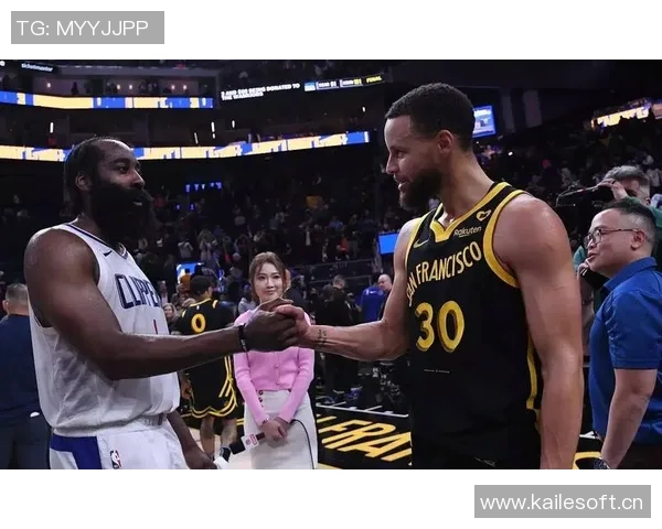 美媒发布虚假新闻攻击库里引发热议球迷愤怒不已 美媒发布虚假新闻攻击库里引发热议球迷愤怒不已