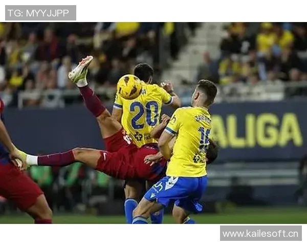 菲利克斯惊艳倒钩破门助力球队大胜4-0展现强大实力