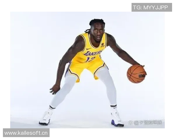 白帝季前赛表现惊艳怀特22分钟内高效砍下16分7板5助3帽 白帝季前赛表现惊艳怀特22分钟内高效砍下16分7板5助3帽