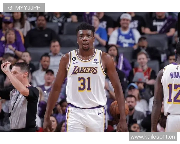 托马斯布莱恩特高效表现8投6中三分球全中贡献15分7篮板2盖帽 托马斯布莱恩特高效表现8投6中三分球全中贡献15分7篮板2盖帽