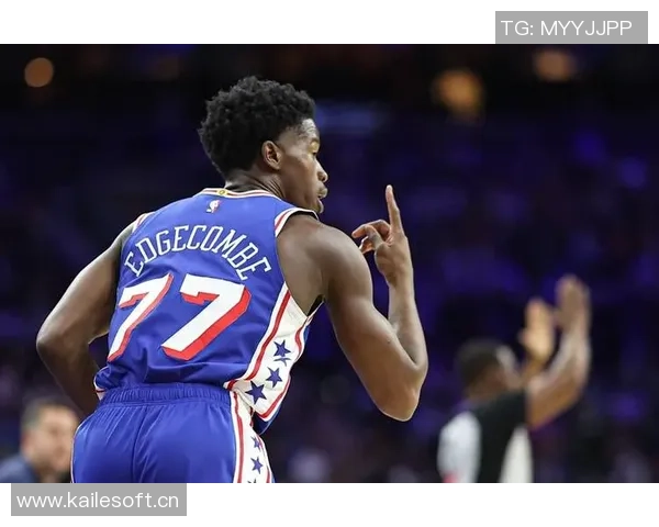 埃奇库姆高空起飞挑战米切罗虽未成功却成功造成犯规 埃奇库姆高空起飞挑战米切罗虽未成功却成功造成犯规