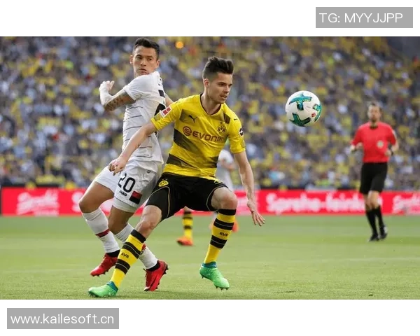 多特蒙德计划引援边后卫聚勒格罗斯厄兹詹或将离队 多特蒙德计划引援边后卫聚勒格罗斯厄兹詹或将离队